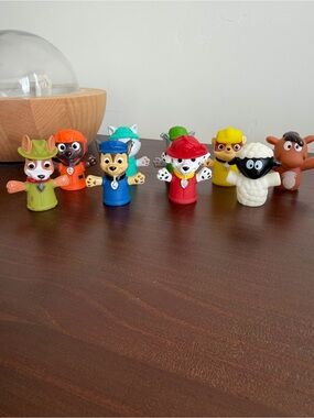 Paw Patrol Mini Figure Set - Red, Blue, Green, Yellow, Orange, White, Brown